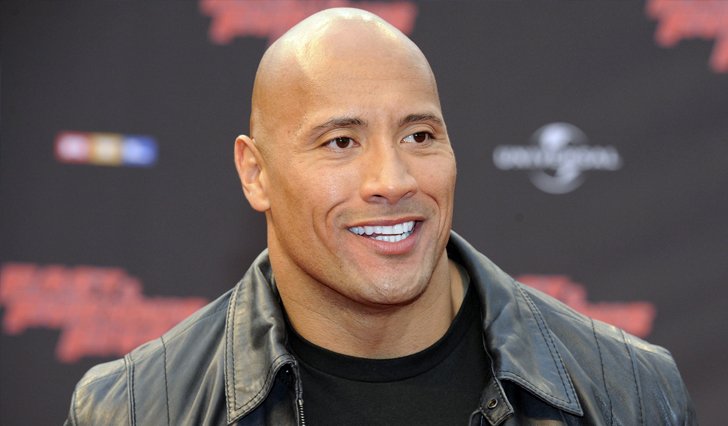 The Rock presenteia seu dublê há 17 anos com carro